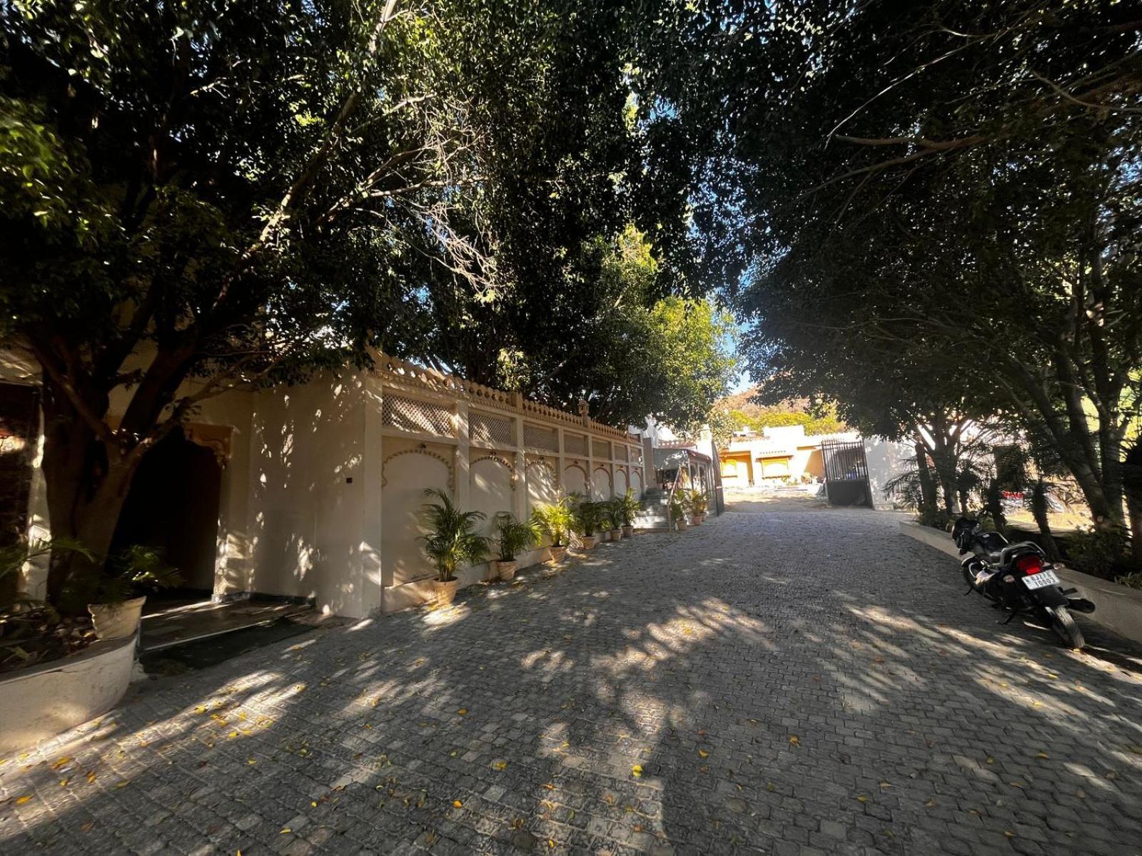 Lokesh Hotel Talai  Εξωτερικό φωτογραφία